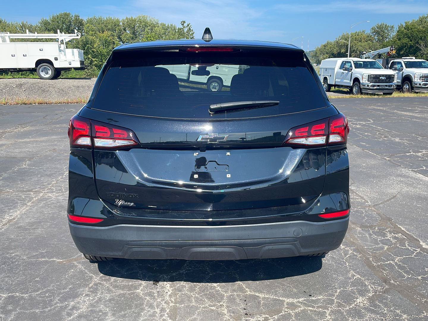 Used 2023 Chevrolet Equinox LS w/ LS Convenience Package FWD image 4