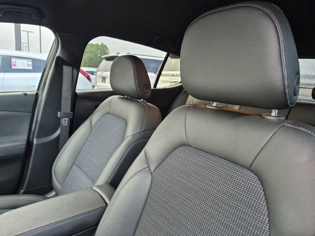 Used 2025 Buick Envista Preferred w/ Convenience I Package FWD image 13