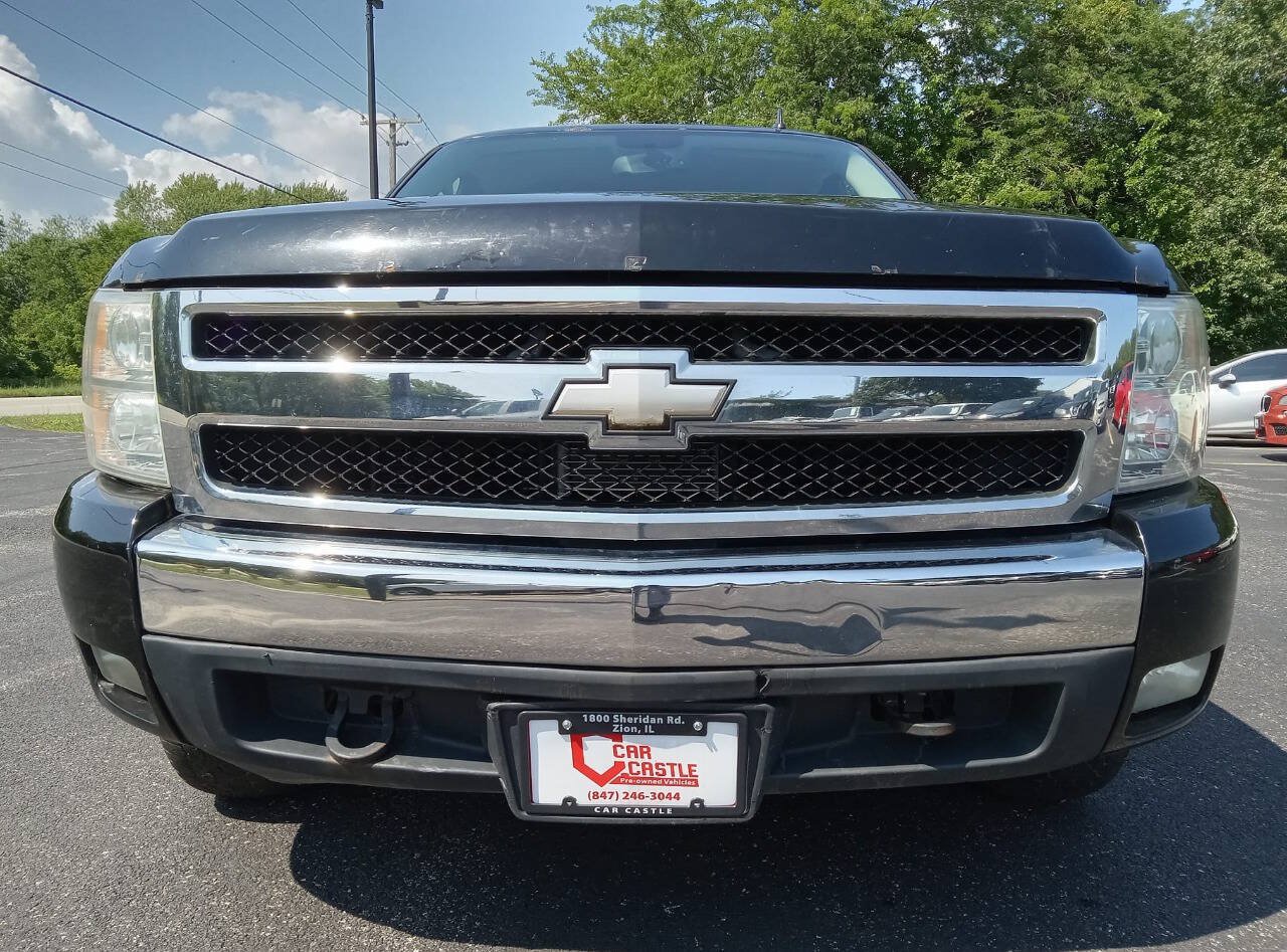 Used 2007 Chevrolet Silverado 1500 LT w/ 1LT Convenience Package AWD/4WD image 2