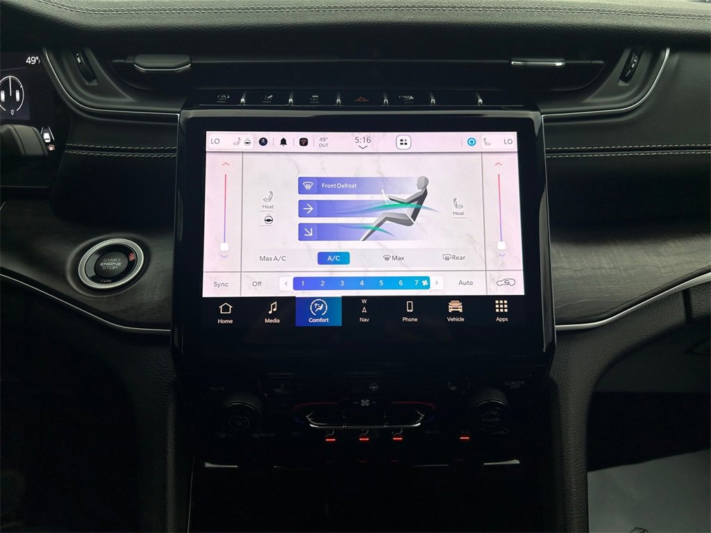 Used 2023 Jeep Grand Cherokee Limited w/ Black Appearance Package image 21