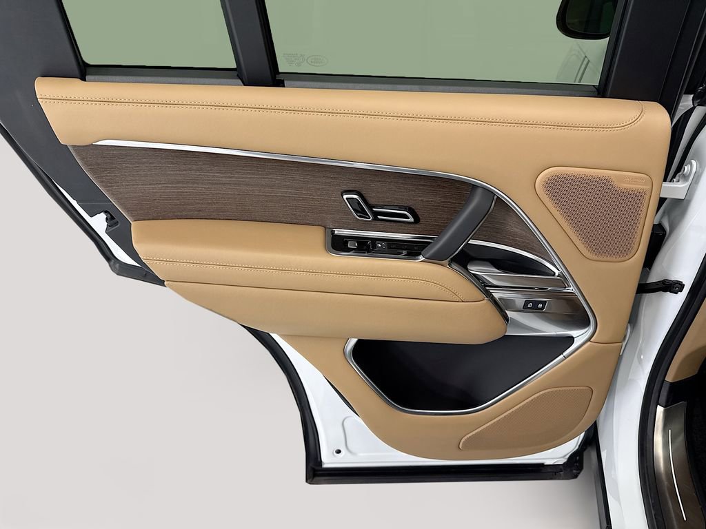 Certified 2025 Land Rover Range Rover SE AWD/4WD image 25