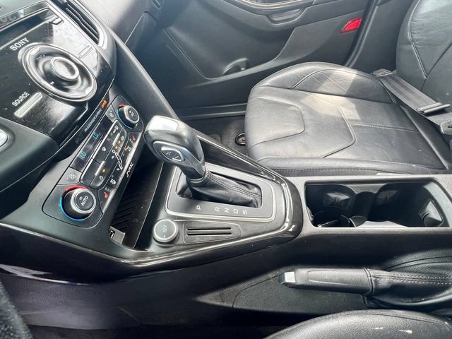 Used 2016 Ford Focus Titanium w/ Titanium Technology Package FWD image 25