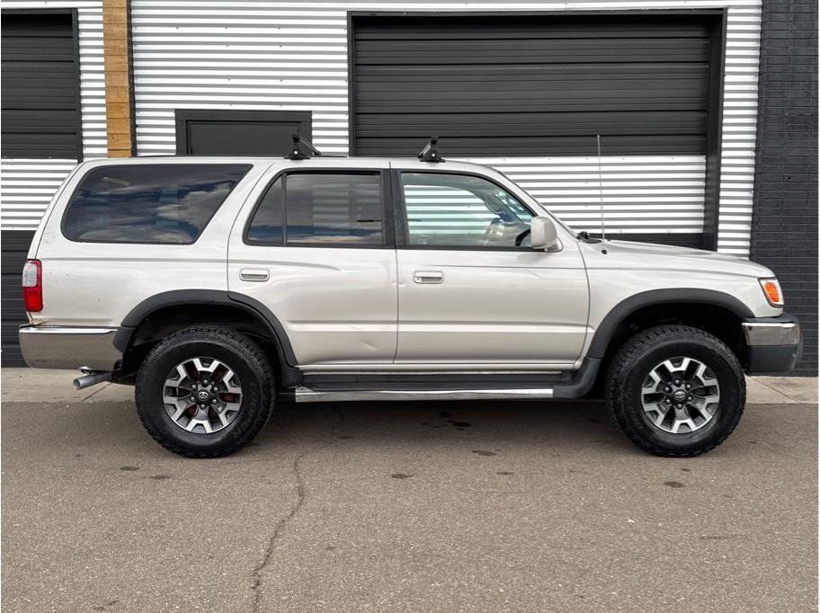 Used 2000 Toyota 4Runner SR5 image 10