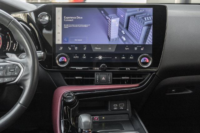 Used 2023 Lexus NX 350 AWD image 7
