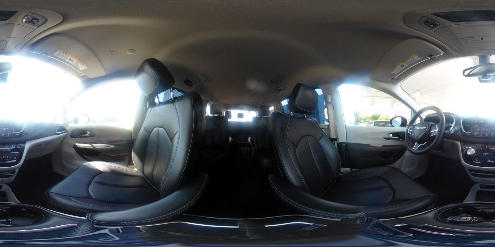 Used 2024 Chrysler Pacifica Touring-L image 41