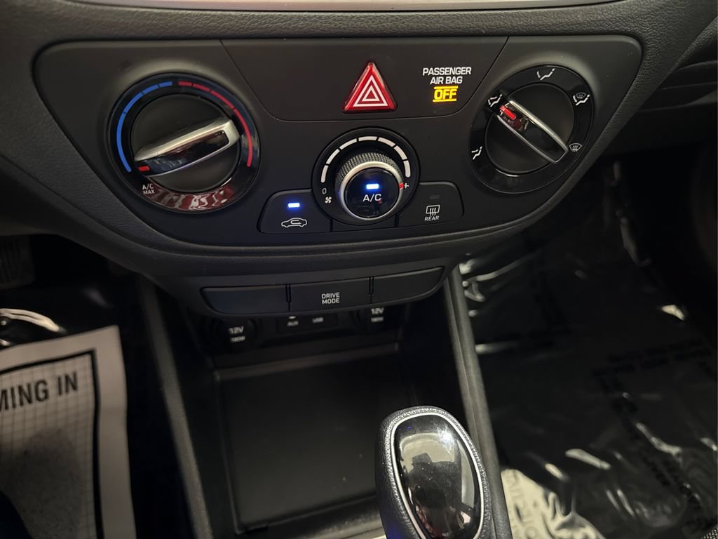 Used 2022 Hyundai Accent SE FWD image 39