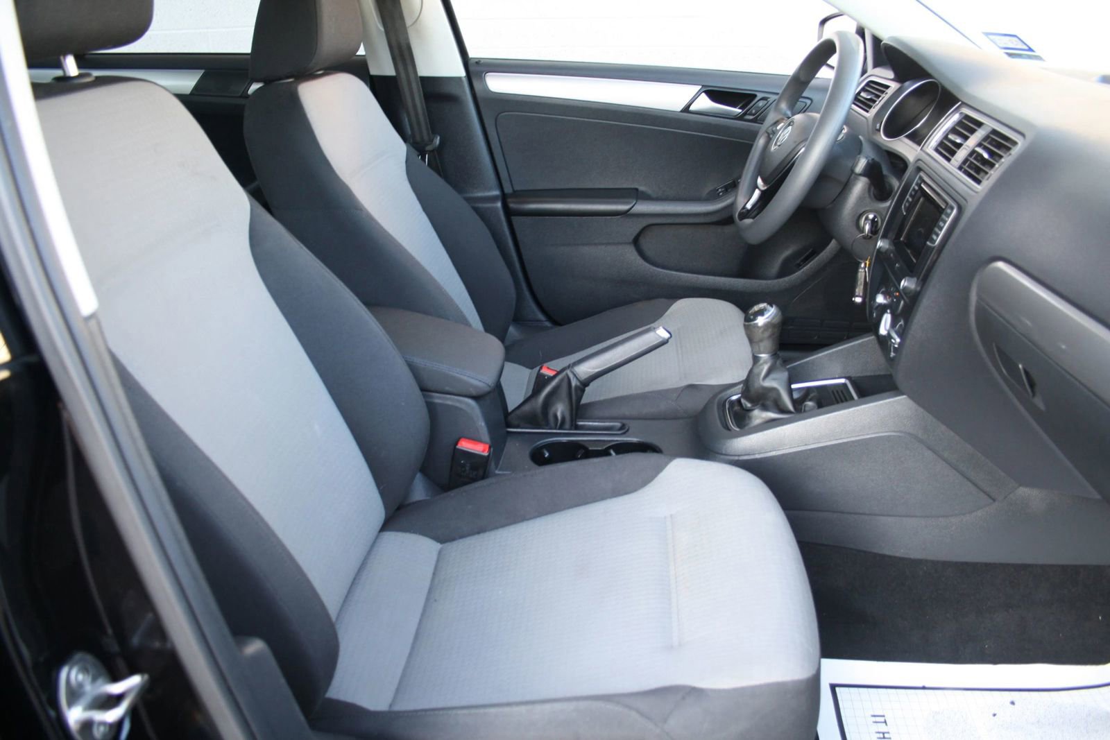 Used 2017 Volkswagen Jetta S image 7