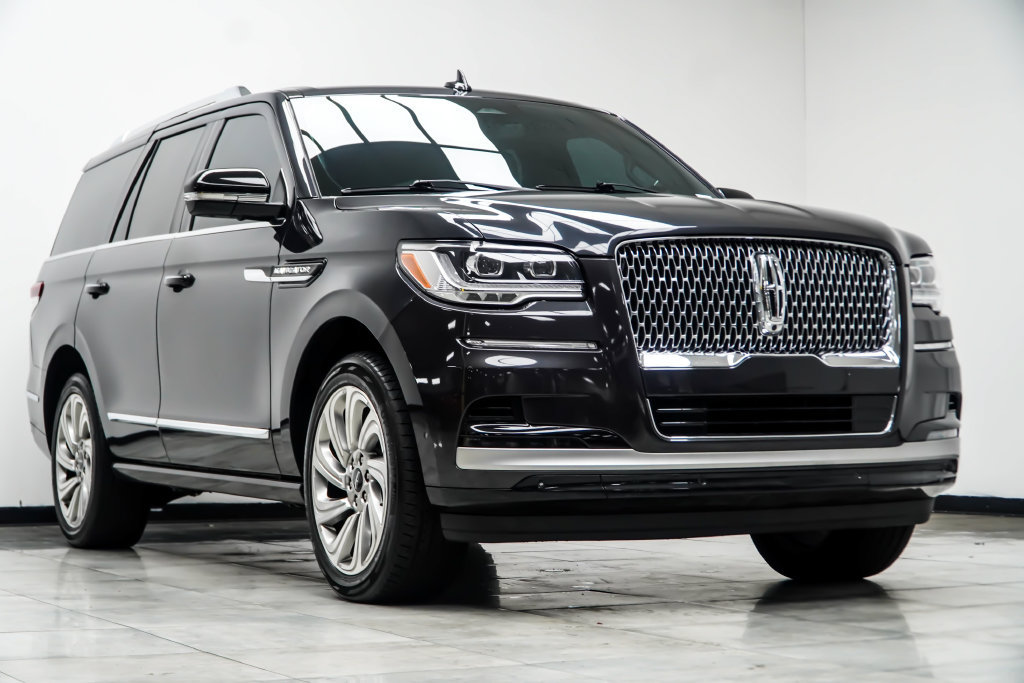 Used 2024 Lincoln Navigator Premiere AWD/4WD image 5