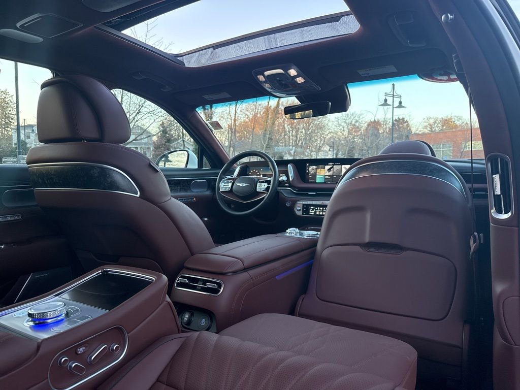 Used 2025 Genesis G90 3.5T image 35