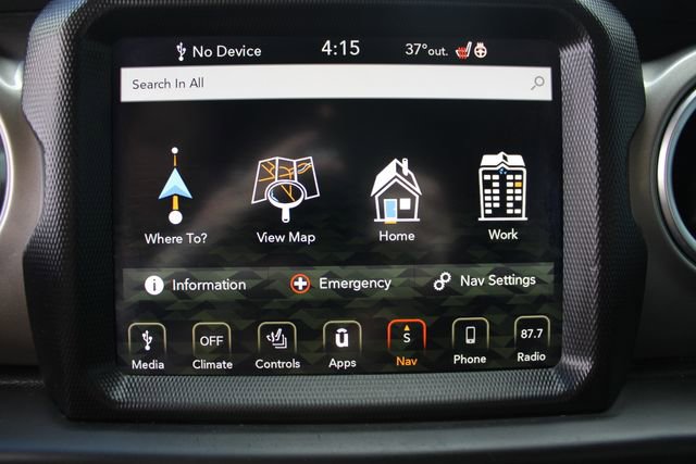 Used 2018 Jeep Wrangler Unlimited Sahara AWD/4WD image 5