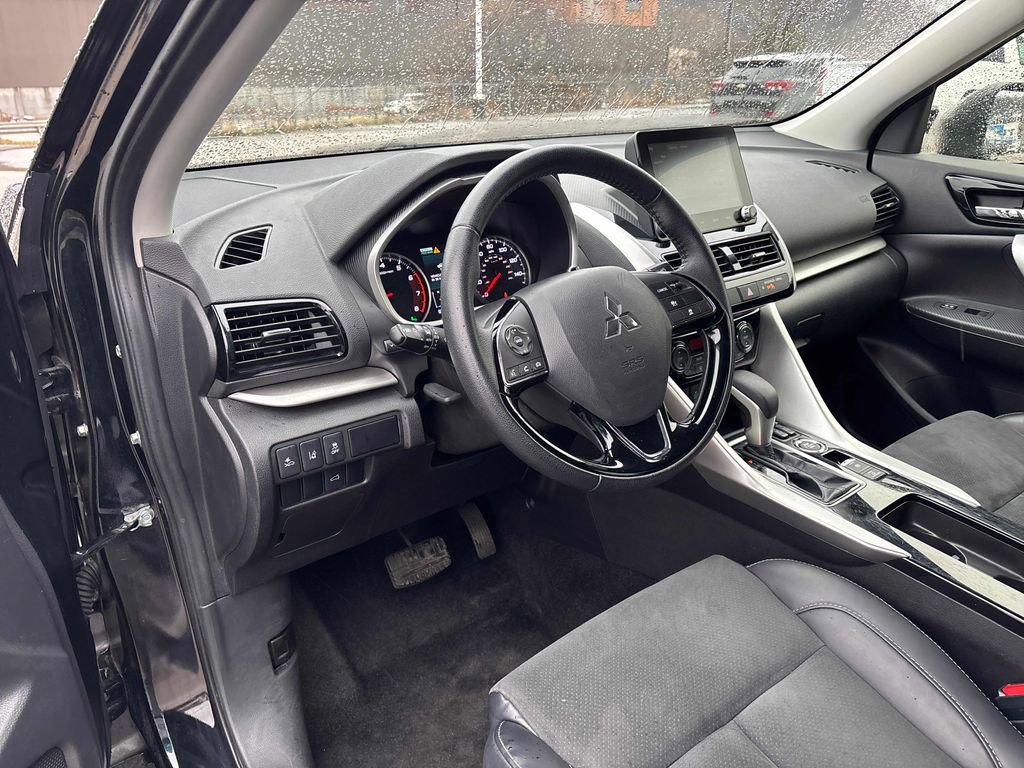 Used 2025 Mitsubishi Eclipse Cross SE image 13