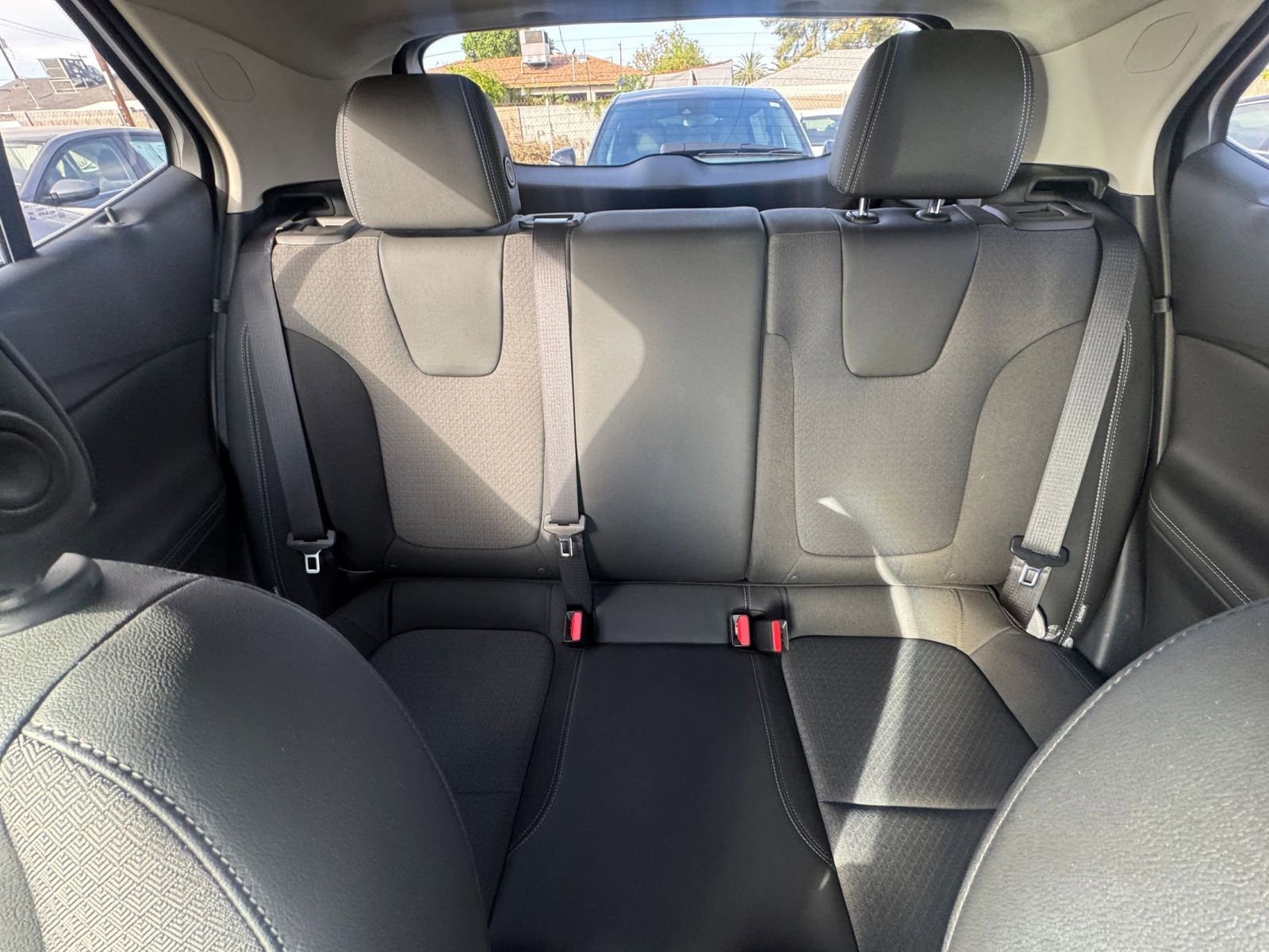 Used 2025 Buick Encore GX Preferred image 36