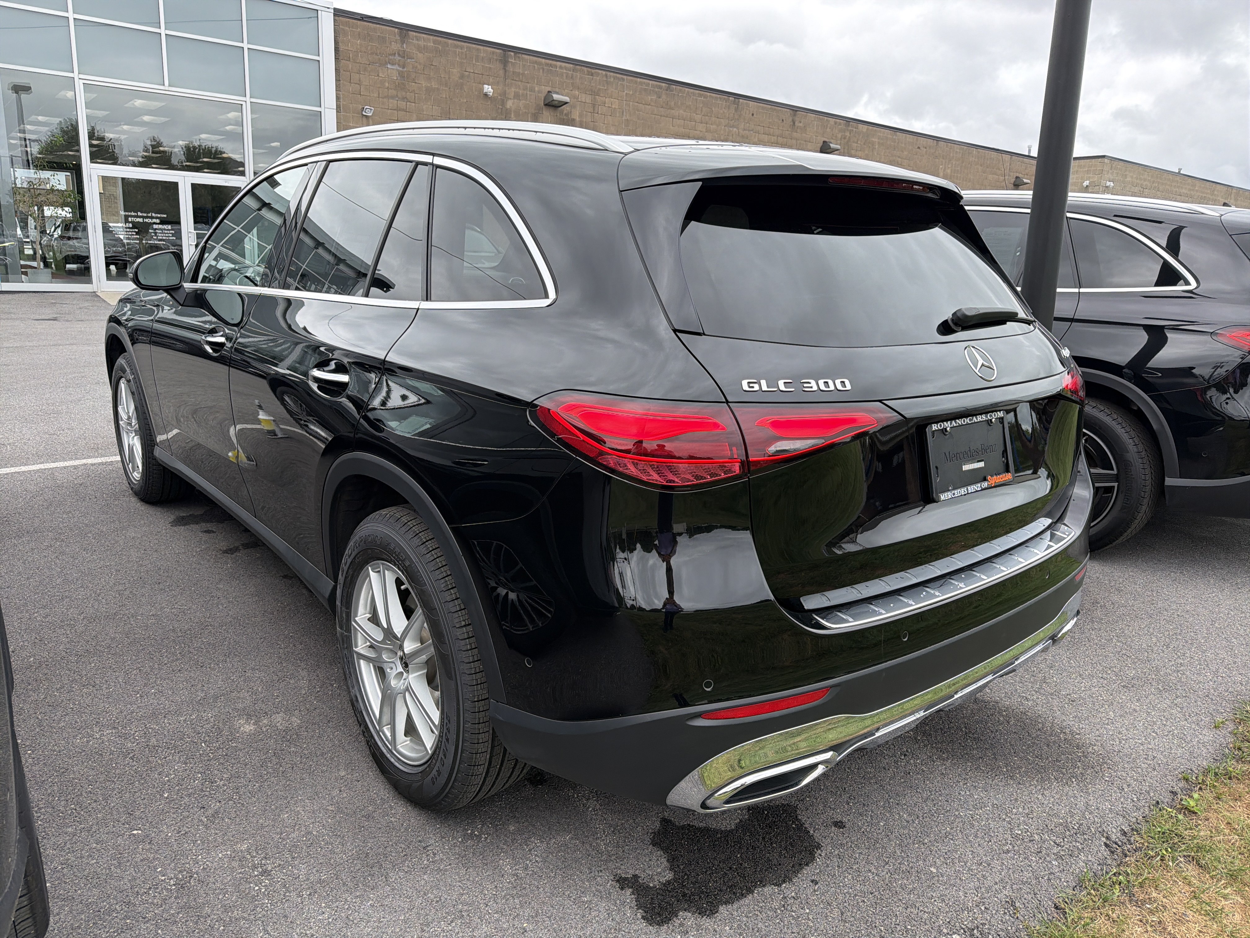 Used 2023 Mercedes-Benz GLC 300 4MATIC image 5
