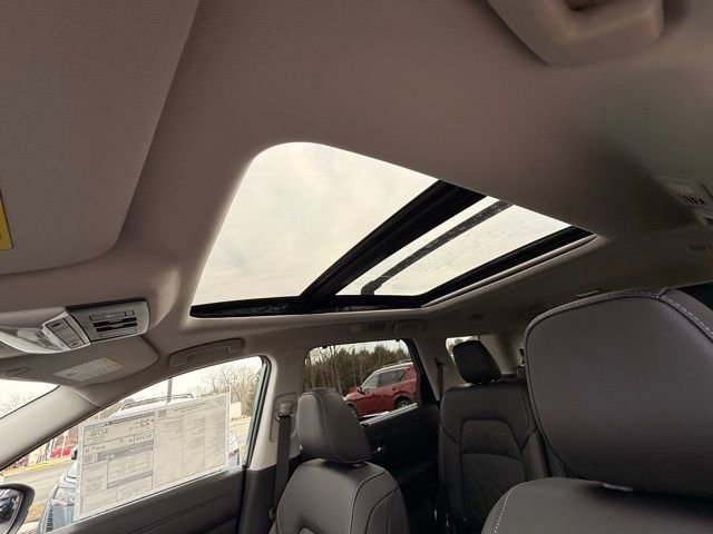 New 2026 Nissan Pathfinder Platinum image 14