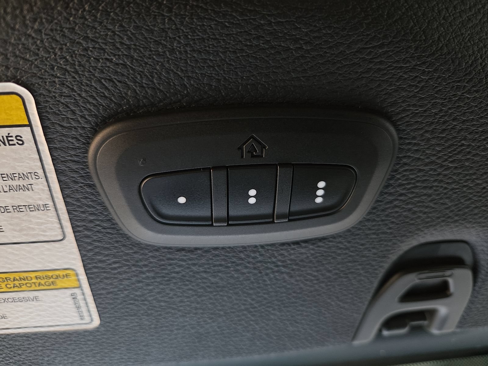Used 2018 Jeep Wrangler Unlimited Sahara AWD/4WD image 22