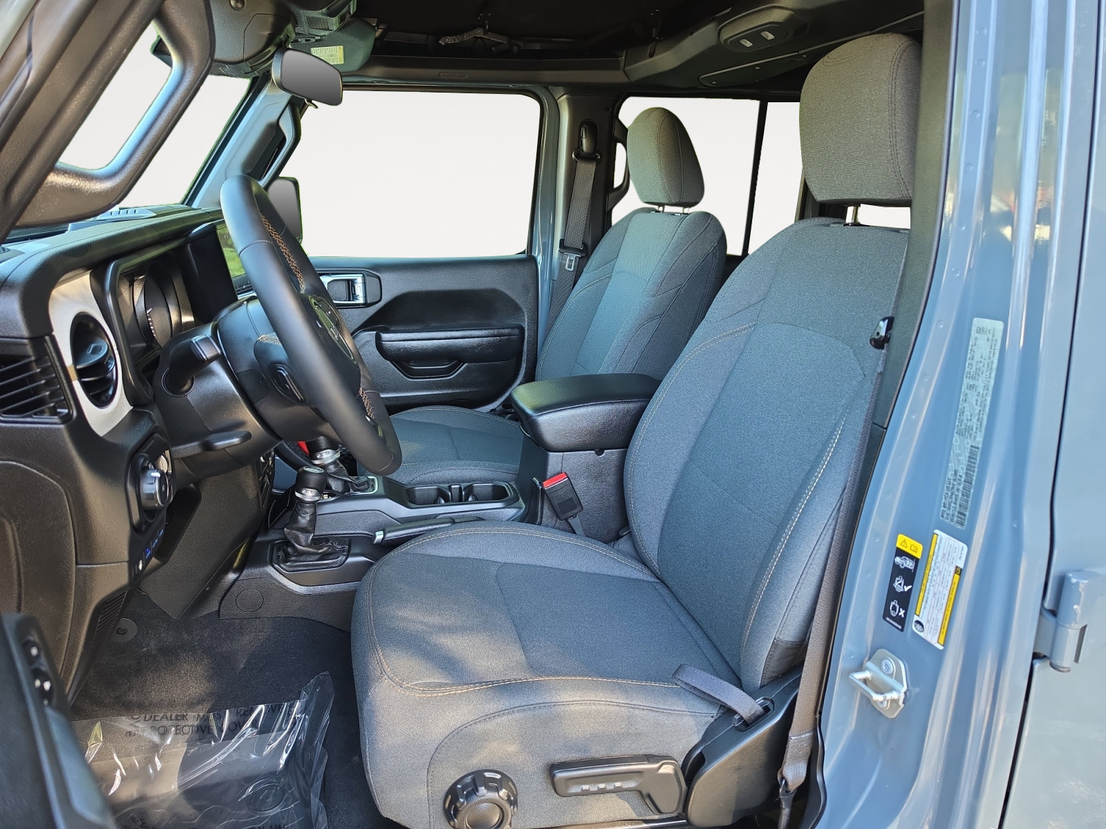 Used 2024 Jeep Wrangler Unlimited w/ Convenience Group AWD/4WD image 9