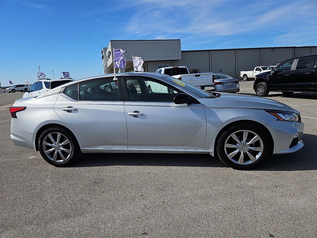 Used 2022 Nissan Altima 2.5 SR image 8