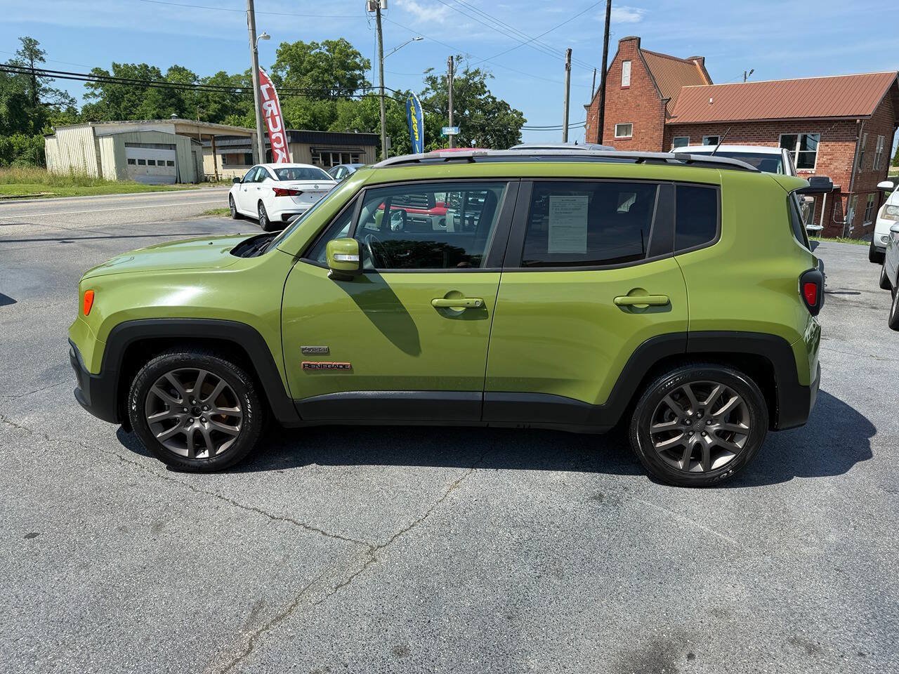 Used 2016 Jeep Renegade 75th Anniversary FWD image 7