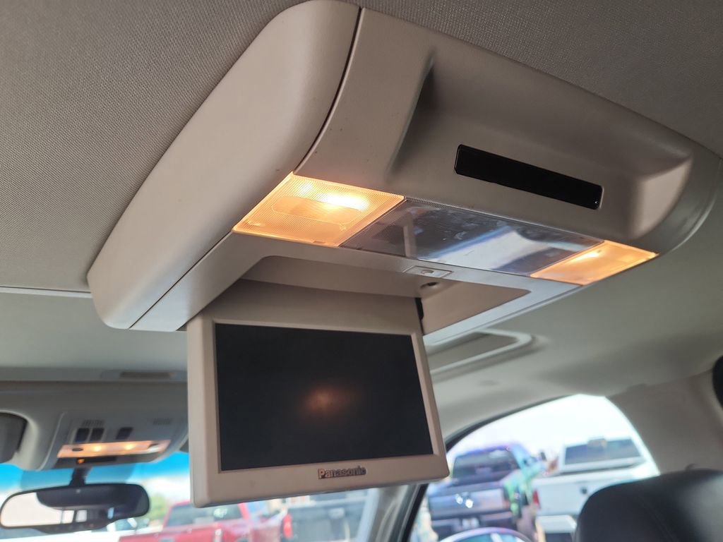 Used 2011 GMC Yukon XL Denali image 12