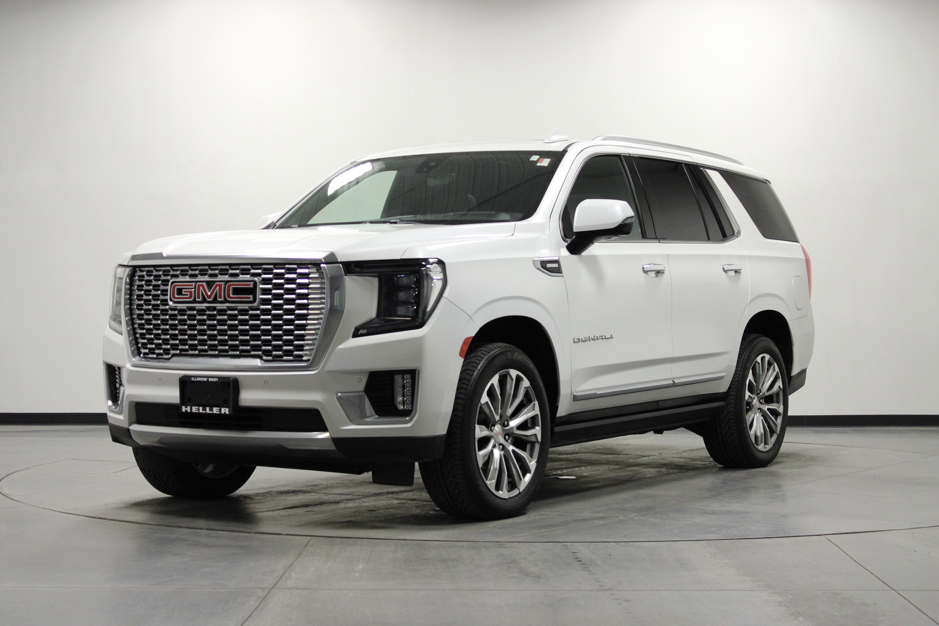 Used 2021 GMC Yukon Denali w/ Denali Premium Package image 8