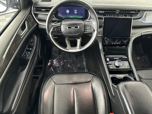 Used 2023 Jeep Grand Cherokee 4WD 4xe image 7