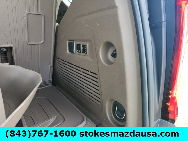 Used 2021 GMC Yukon Denali w/ Denali Premium Package image 28