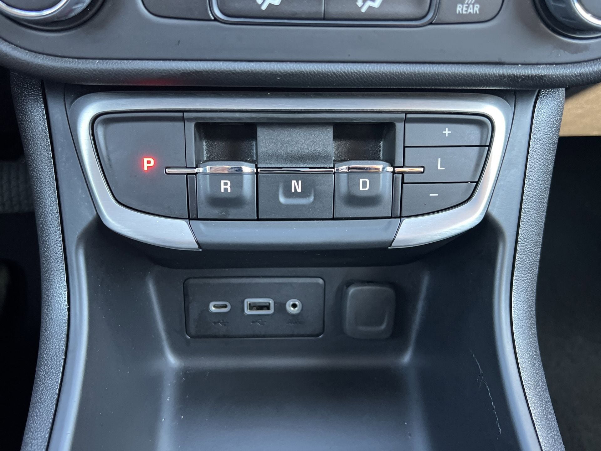Used 2024 GMC Terrain SLE FWD image 7