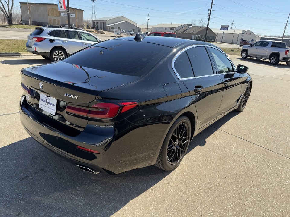 Used 2021 BMW 530i xDrive w/ Convenience Package image 4