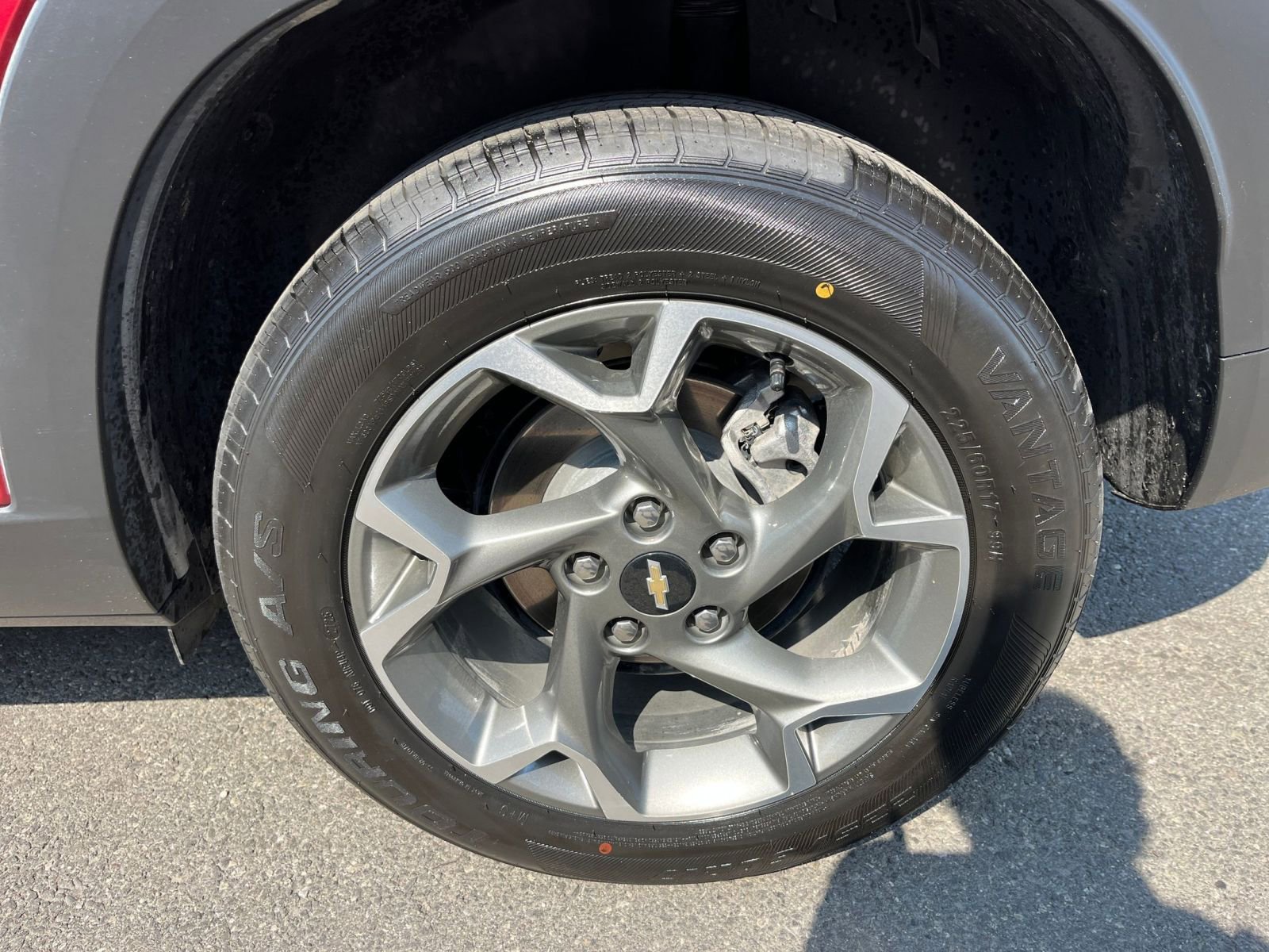 Used 2025 Chevrolet Trax LT FWD image 30