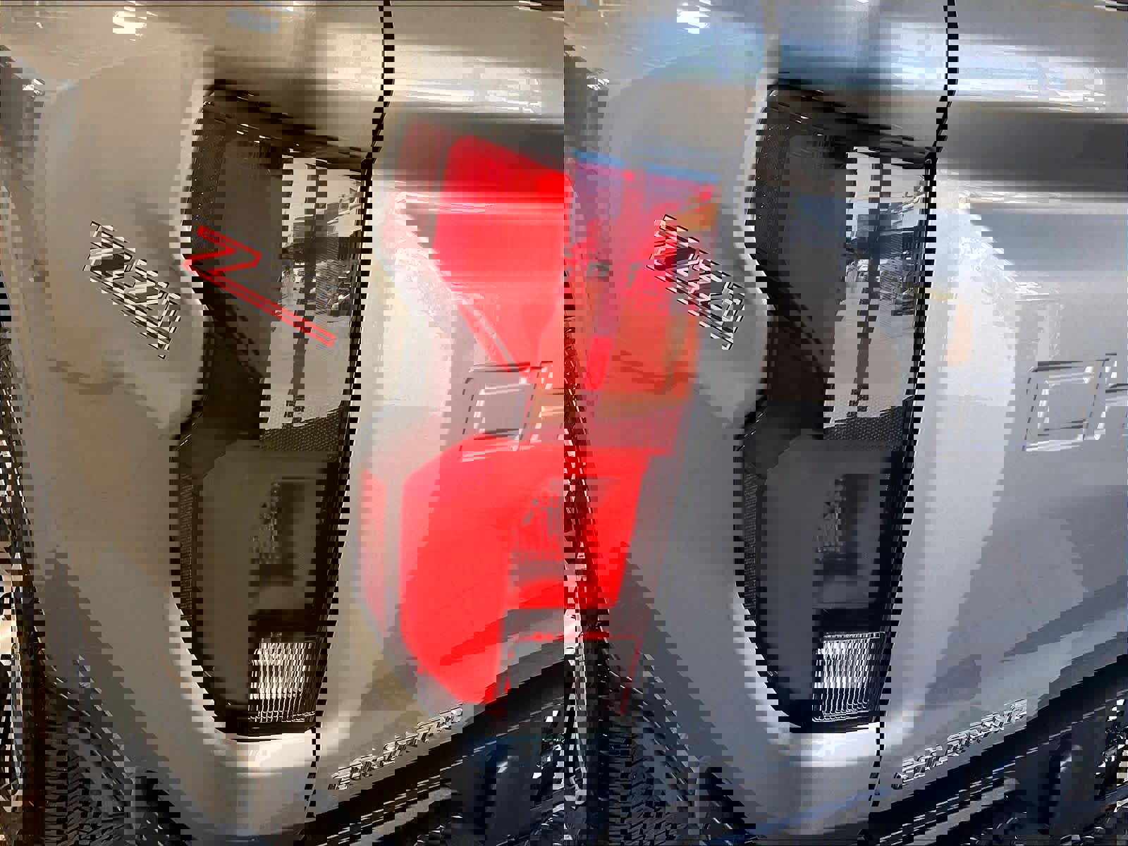 Used 2024 Chevrolet Colorado Z71 w/ Z71 Convenience Package 2 image 33