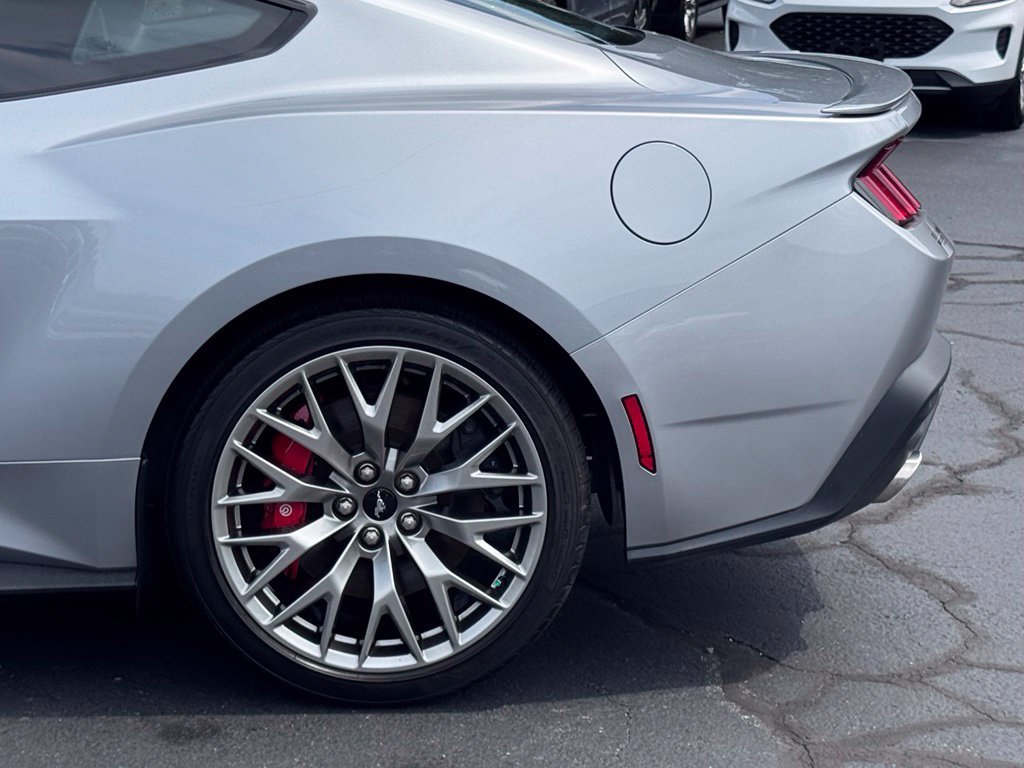 Used 2025 Ford Mustang GT Premium RWD image 70