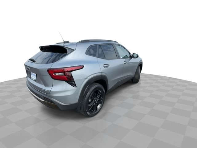 Used 2025 Chevrolet Trax ACTIV w/ Sunroof Package FWD image 8