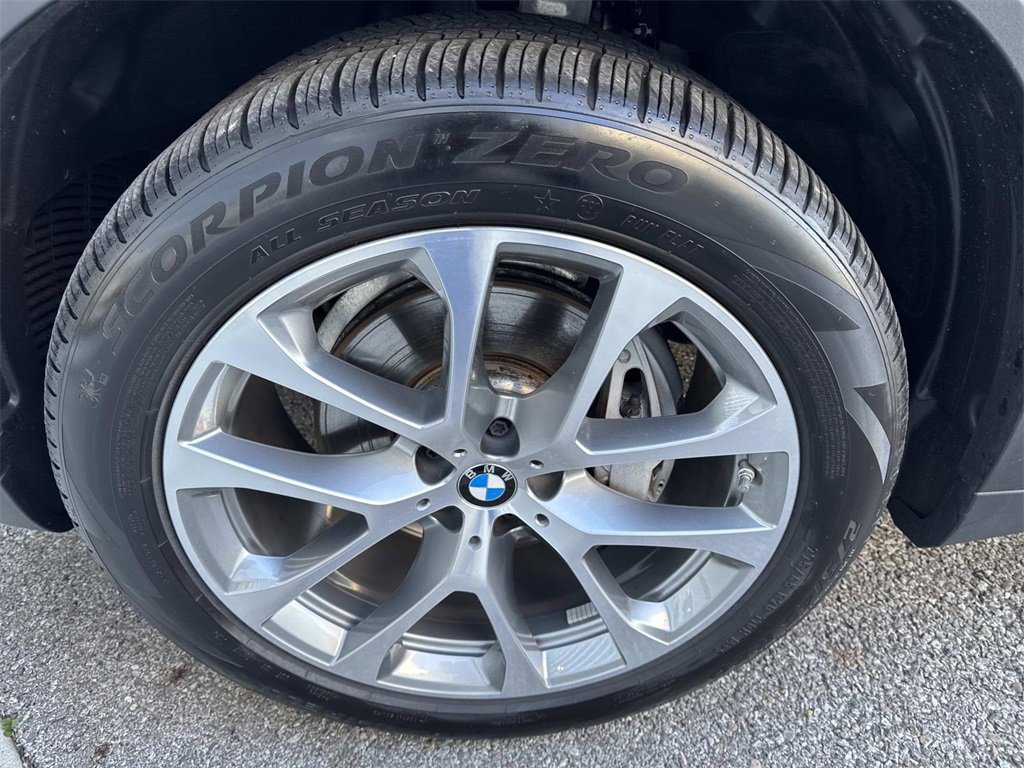 Used 2025 BMW X5 xDrive40i w/ Parking Assistance Package image 11