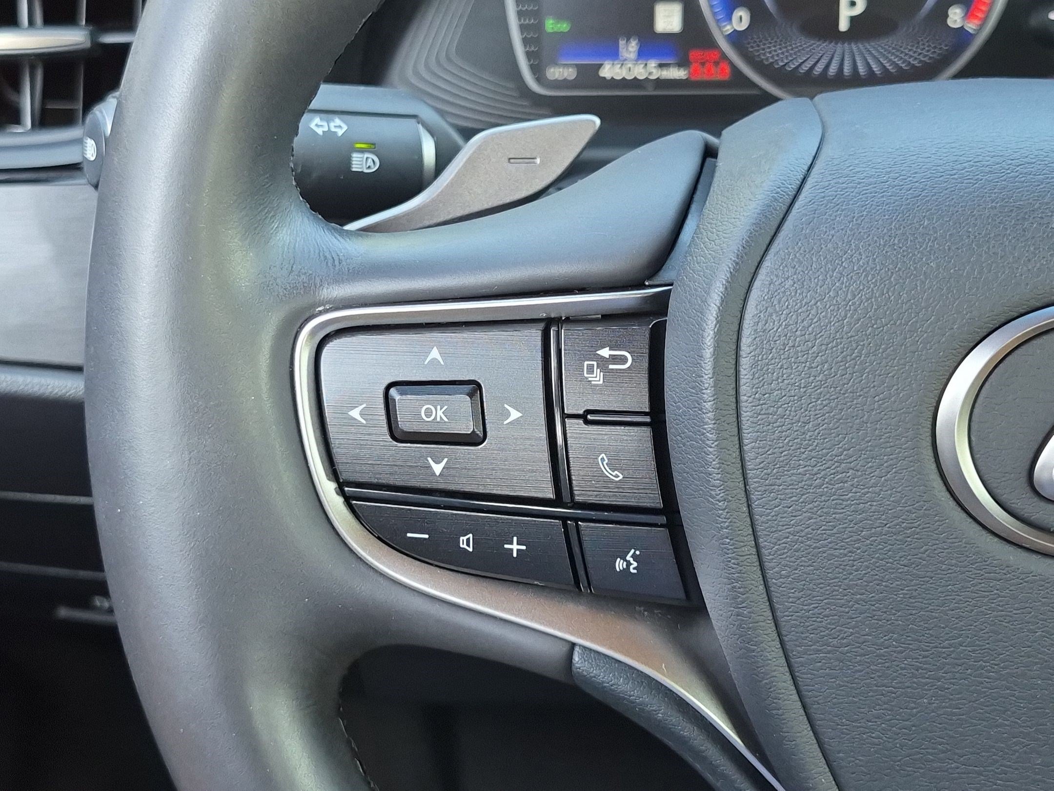 Used 2023 Lexus ES 300h w/ Premium Package FWD image 19