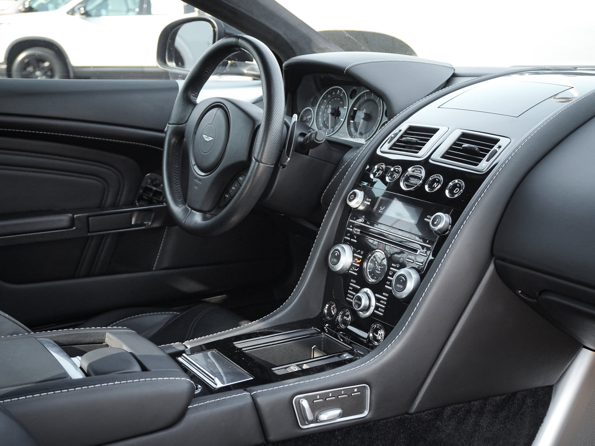 Used 2012 Aston Martin DBS Carbon Black image 33