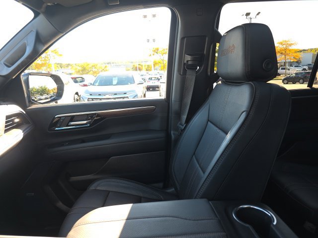 Used 2025 Chevrolet Tahoe High Country w/ Sun And Tow Package AWD/4WD image 29