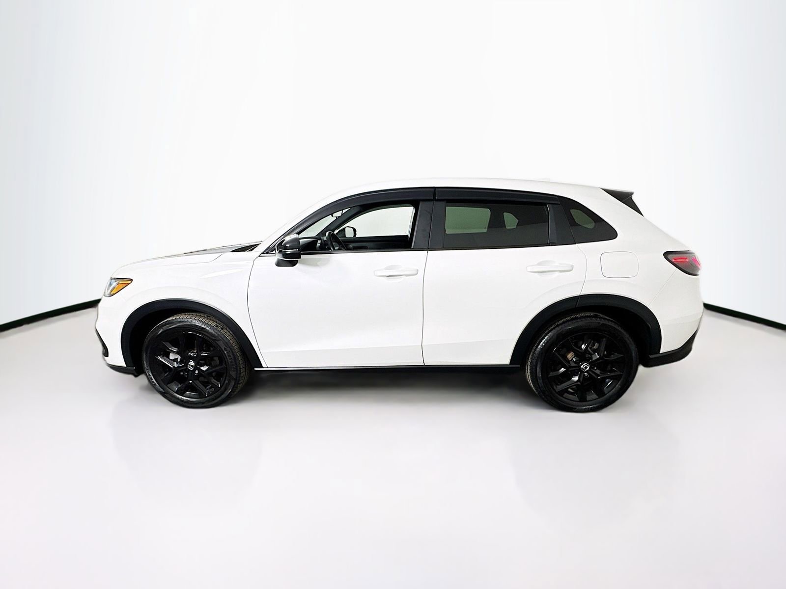 Used 2023 Honda HR-V Sport image 4