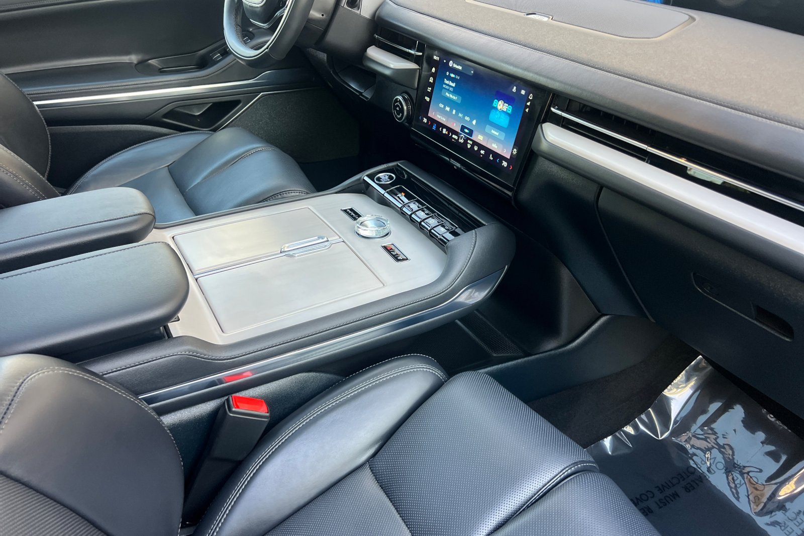 Certified 2025 Lincoln Navigator L Reserve AWD/4WD image 29