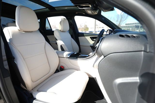 Used 2026 Mercedes-Benz GLC 300 4MATIC image 38