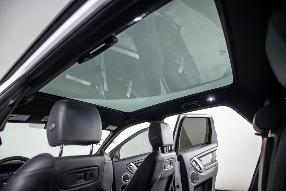 Used 2022 Land Rover Discovery Sport SE R-Dynamic AWD/4WD image 26
