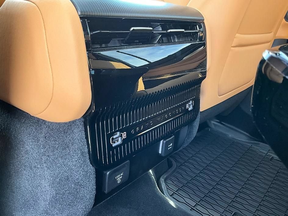 New 2026 Jeep Grand Wagoneer L Summit AWD/4WD image 39