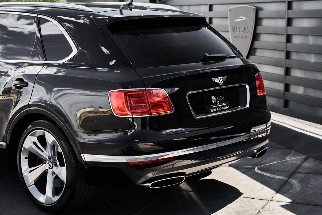 Used 2017 Bentley Bentayga AWD/4WD image 9