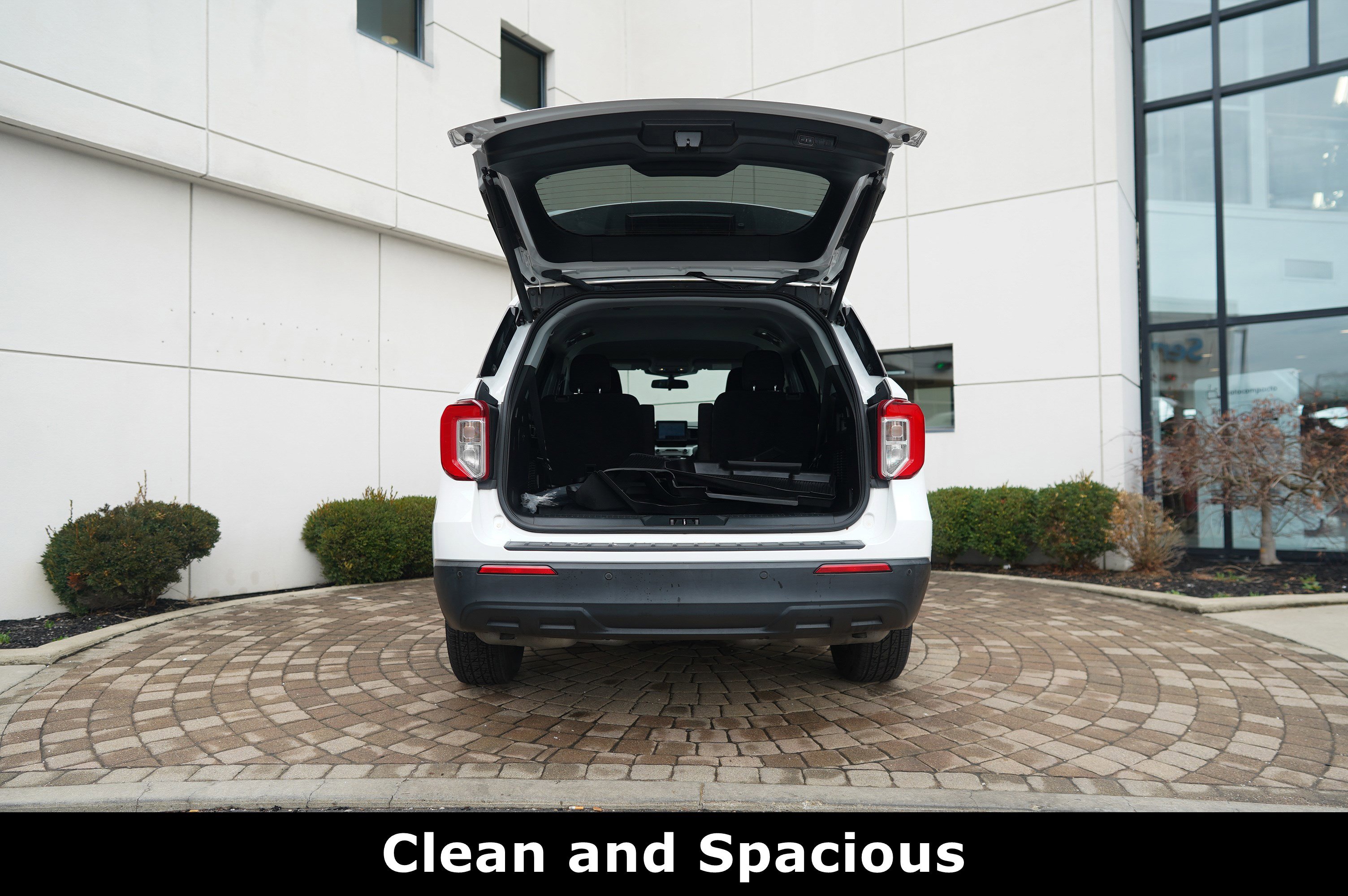 Used 2020 Ford Explorer XLT image 14