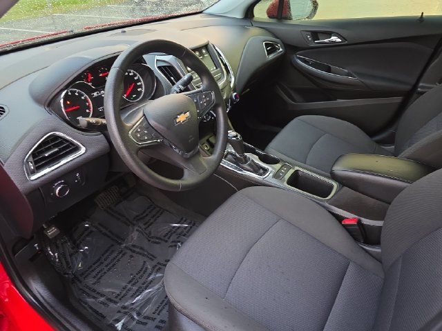 Used 2019 Chevrolet Cruze LT w/ Convenience Package FWD image 12