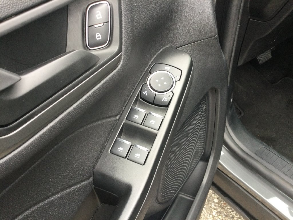 Used 2025 Ford Escape Active AWD/4WD image 12