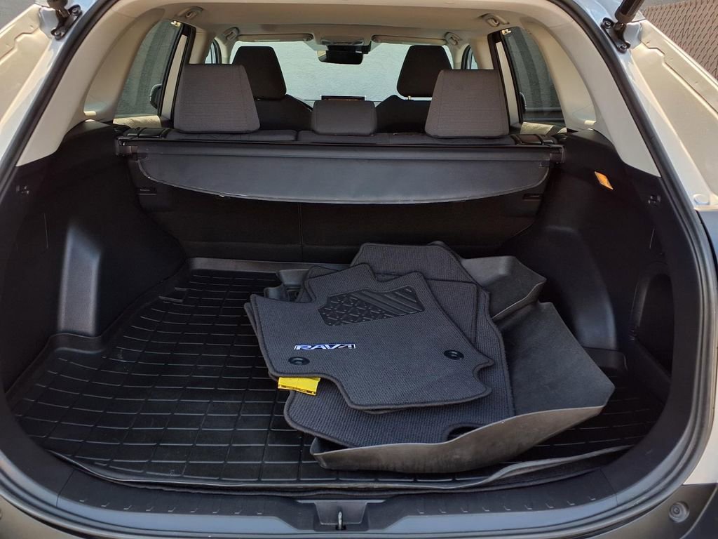 Certified 2019 Toyota RAV4 XLE AWD/4WD image 20
