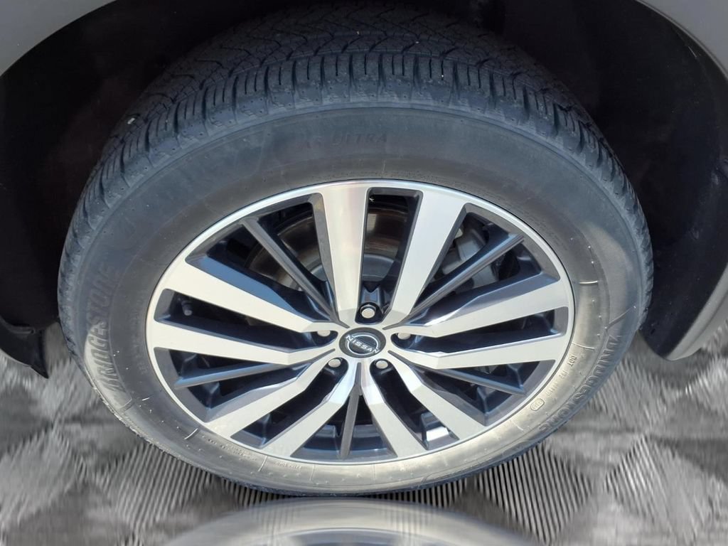 Used 2022 Nissan Pathfinder Platinum w/ Cargo Package AWD/4WD image 18