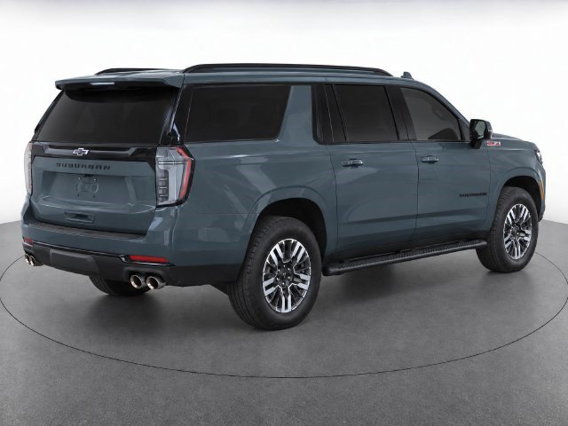 Used 2025 Chevrolet Suburban Z71 w/ Comfort Package AWD/4WD image 3