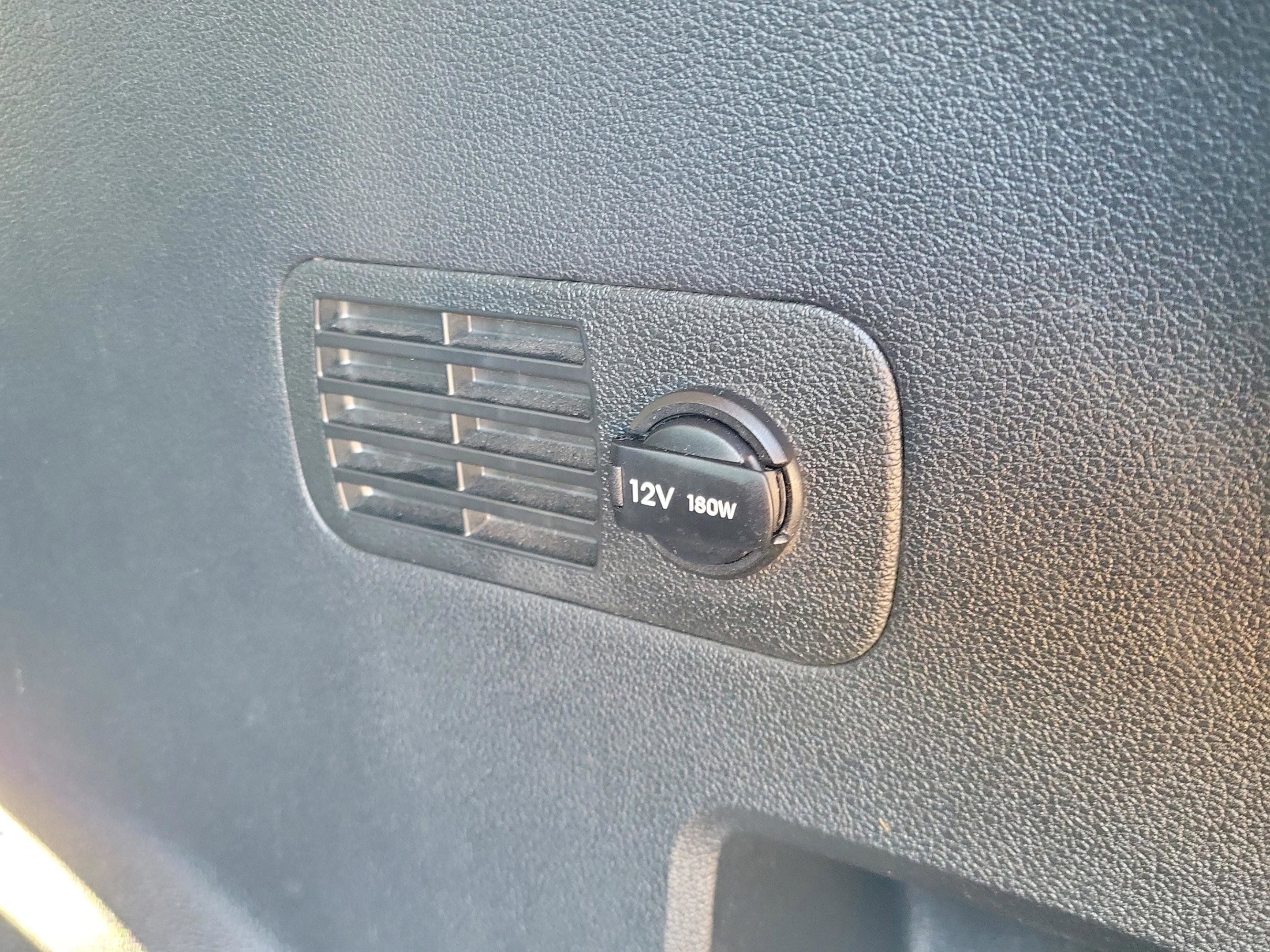 Used 2021 Hyundai Santa Fe SE image 9