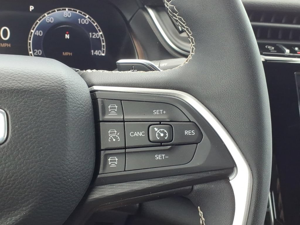 Used 2023 Jeep Grand Cherokee Altitude AWD/4WD image 22